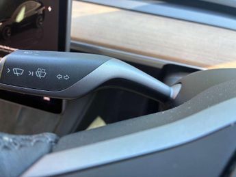 TESLA MODEL 3 Model 3 Long Range AWD 4WD 4dr