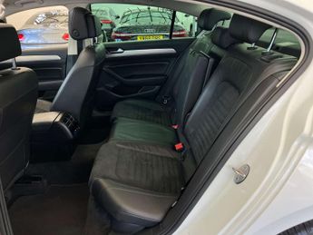 VOLKSWAGEN PASSAT 1.5 Passat GT TSi Evo Semi-Auto 4dr