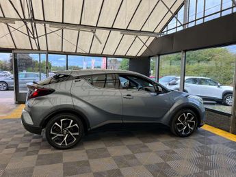 TOYOTA C-HR 2.0 C-HR Design HEV CVT 5dr