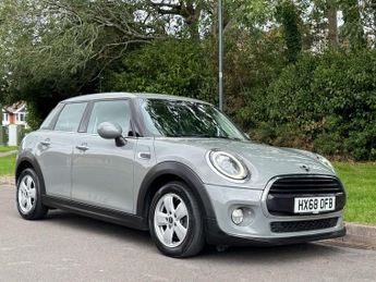 MINI HATCH 1.5 Cooper Auto 5dr