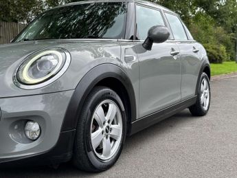 MINI HATCH 1.5 Cooper Auto 5dr