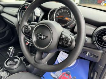 MINI HATCH 1.5 Cooper Auto 5dr