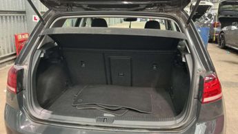VOLKSWAGEN GOLF 2.0 Golf SE Nav TDI Semi-Auto 5dr