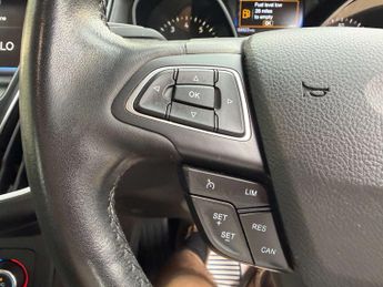 FORD FOCUS 1.0 Focus Titanium 5dr