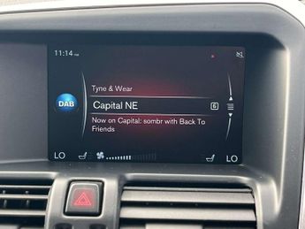 VOLVO XC60 2.4 XC60 R-Design Luxury Nav D4 AWD Automatic 4WD 5dr - NATIONAL