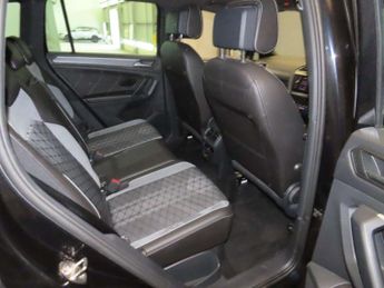 Volkswagen Tiguan 1.5 TSI R-Line SUV 5dr Petrol DSG Euro 6 (s/s) (150 ps)
