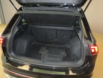 Volkswagen Tiguan 1.5 TSI R-Line SUV 5dr Petrol DSG Euro 6 (s/s) (150 ps)