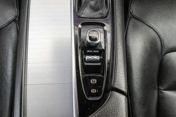 VOLVO XC90 2.0 D5 PowerPulse Momentum SUV 5dr Diesel Auto 4WD Euro 6 (s/s) 