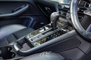 PORSCHE MACAN 2.0 Macan Semi-Auto 4WD 5dr