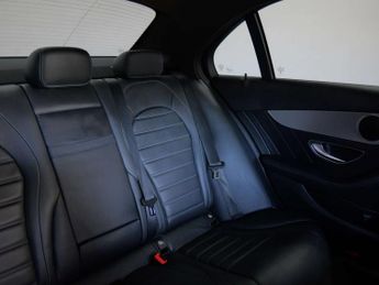 Mercedes-Benz C-CLASS 2.0 C 220 AMG Line D Auto 4dr
