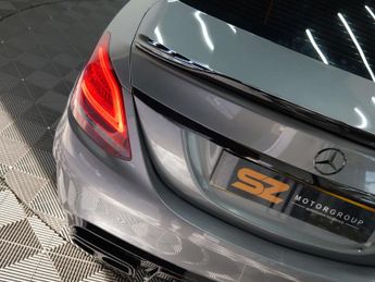 Mercedes-Benz C-CLASS 2.0 C 220 AMG Line D Auto 4dr