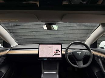 TESLA MODEL 3 Model 3 Standard Range + 4dr