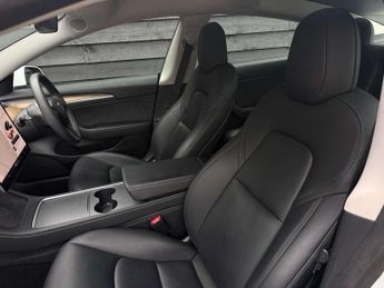 TESLA MODEL 3 Model 3 Standard Range + 4dr