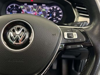 VOLKSWAGEN PASSAT 2.0 Passat GT TDI BlueMotion Technology Semi-Auto 5dr