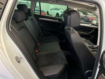 VOLKSWAGEN PASSAT 2.0 Passat GT TDI BlueMotion Technology Semi-Auto 5dr