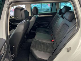 VOLKSWAGEN PASSAT 2.0 Passat GT TDI BlueMotion Technology Semi-Auto 5dr