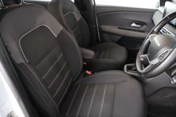 Dacia Jogger 1.6 Hybrid Expression MPV 5dr Petrol Hybrid Auto Euro 6 (s/s) (1