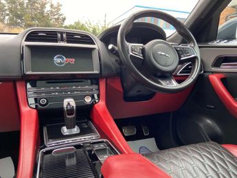 Jaguar F-PACE 5.0 V8 SVR SUV 5dr Petrol Quickshift AWD Euro 6 (s/s) (550 ps)