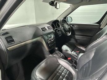Skoda Yeti 2.0 TDI Elegance Outdoor 5dr Diesel DSG 4WD Euro 5 (170 ps)