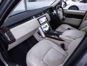 LAND ROVER RANGE ROVER 3.0 Range Rover Vogue SDV6 Auto 4WD 5dr