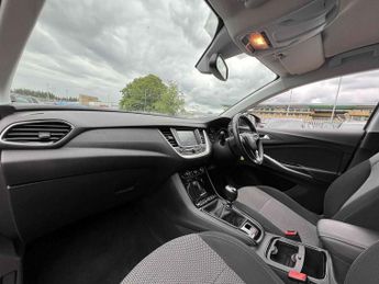 VAUXHALL GRANDLAND X 1.5 Turbo D BlueInjection SE Euro 6 (s/s) 5dr