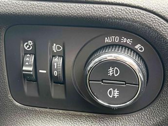 VAUXHALL GRANDLAND X 1.5 Turbo D BlueInjection SE Euro 6 (s/s) 5dr