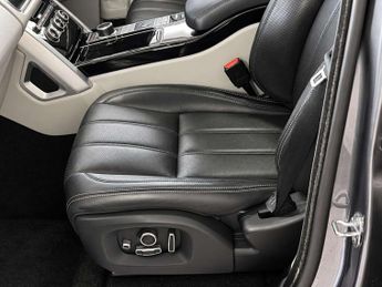 Land Rover Range Rover 4.4 SD V8 Autobiography SUV 5dr Diesel Auto 4WD Euro 6 (s/s) (33