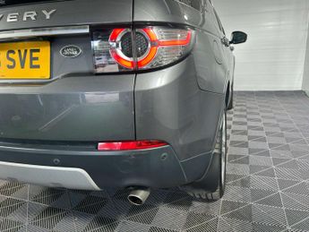 Land Rover Discovery Sport 2.0 TD4 HSE Luxury SUV 5dr Diesel Auto 4WD Euro 6 (s/s) (180 ps)