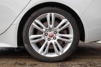 JAGUAR XE 2.0i R-Sport Saloon 4dr Petrol Auto Euro 6 (s/s) (200 ps)