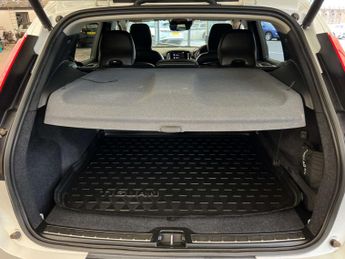 VOLVO XC40 2.0 XC40 Inscription D3 AWD Auto 4WD 5dr