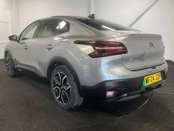 CITROEN C4 X e-C4 X Shine + 4dr