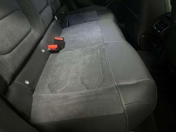CITROEN C4 X e-C4 X Shine + 4dr
