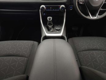 TOYOTA RAV4 2.5 RAV4 Design HEV CVT 4WD 5dr