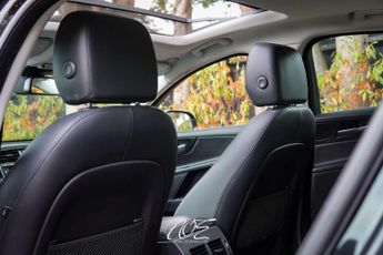 JAGUAR XE 2.0 XE Portfolio D AWD Auto 4WD 4dr
