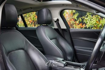 JAGUAR XE 2.0 XE Portfolio D AWD Auto 4WD 4dr
