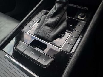 SKODA SUPERB 2.0 Superb Laurin & Klement TDI Semi-Auto 5dr