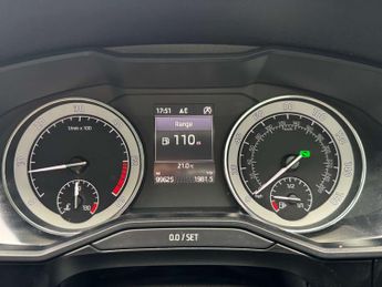 SKODA SUPERB 2.0 Superb Laurin & Klement TDI Semi-Auto 5dr