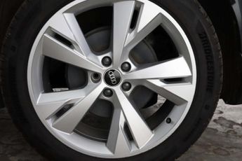 Audi Q4 e-tron 40 S line SUV 5dr Electric Auto 82kWh (204 ps)