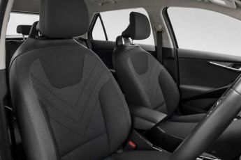 KIA NIRO 1.6h GDi 2 SUV 5dr Petrol Hybrid DCT Euro 6 (s/s) (139 bhp)