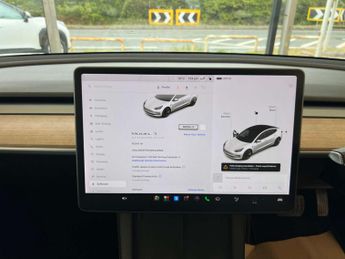 TESLA MODEL 3 Model 3 Standard Range + 4dr