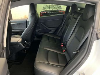 TESLA MODEL 3 Model 3 Standard Range + 4dr