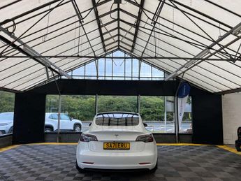 TESLA MODEL 3 Model 3 Standard Range + 4dr
