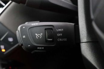 DS AUTOMOBILES DS 3 CROSSBACK E-TENSE 50kWh Ultra Prestige Crossback 5dr Electric Auto (136 ps
