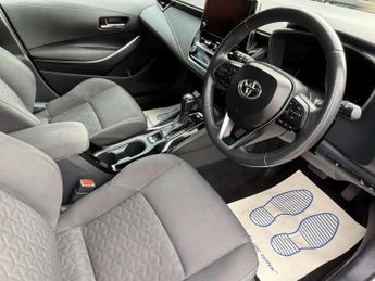 TOYOTA Corolla 1.8 VVT-h GPF Icon Tech Hatchback 5dr Petrol Hybrid CVT Euro 6 (