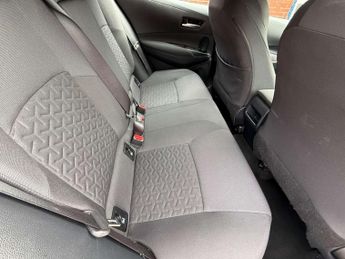 TOYOTA Corolla 1.8 VVT-h GPF Icon Tech Hatchback 5dr Petrol Hybrid CVT Euro 6 (