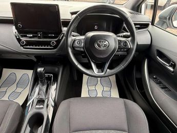 TOYOTA Corolla 1.8 VVT-h GPF Icon Tech Hatchback 5dr Petrol Hybrid CVT Euro 6 (