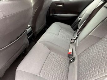 TOYOTA Corolla 1.8 VVT-h GPF Icon Tech Hatchback 5dr Petrol Hybrid CVT Euro 6 (