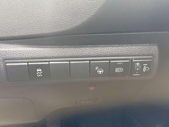 TOYOTA Corolla 1.8 VVT-h GPF Icon Tech Hatchback 5dr Petrol Hybrid CVT Euro 6 (