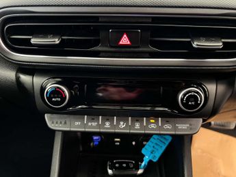HYUNDAI KONA 1.6 Kona Premium GDi HEV Semi-Auto 5dr