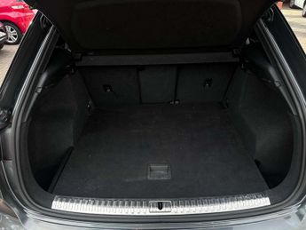 AUDI Q3 1.5 Q3 S Line 35 TFSI Semi-Auto 5dr